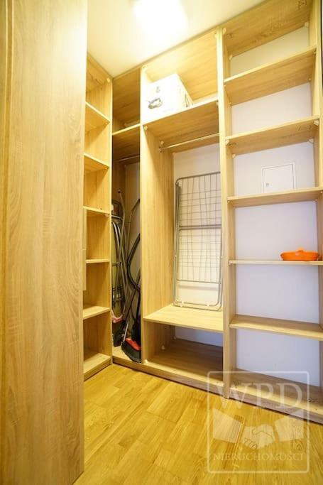 Big Apartment - Old Town - 3 Rooms - Private Parking Breslavia Exterior foto