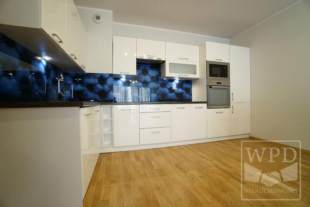 Big Apartment - Old Town - 3 Rooms - Private Parking Breslavia Exterior foto